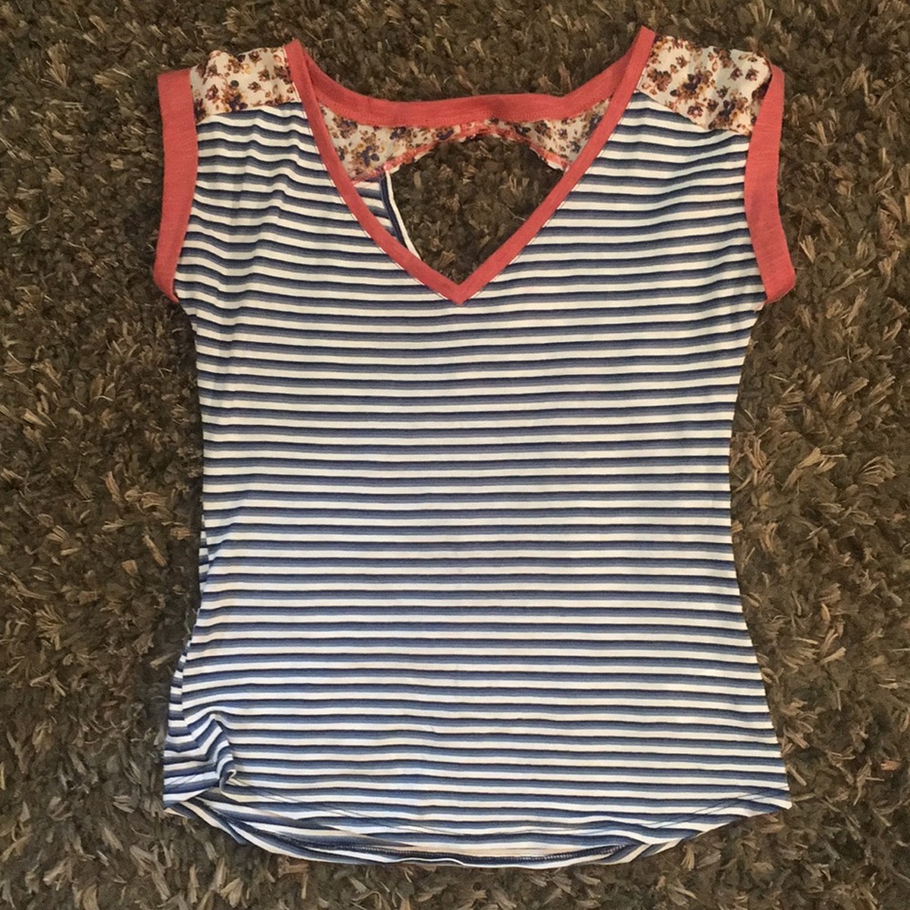 Short sleeve blouse
